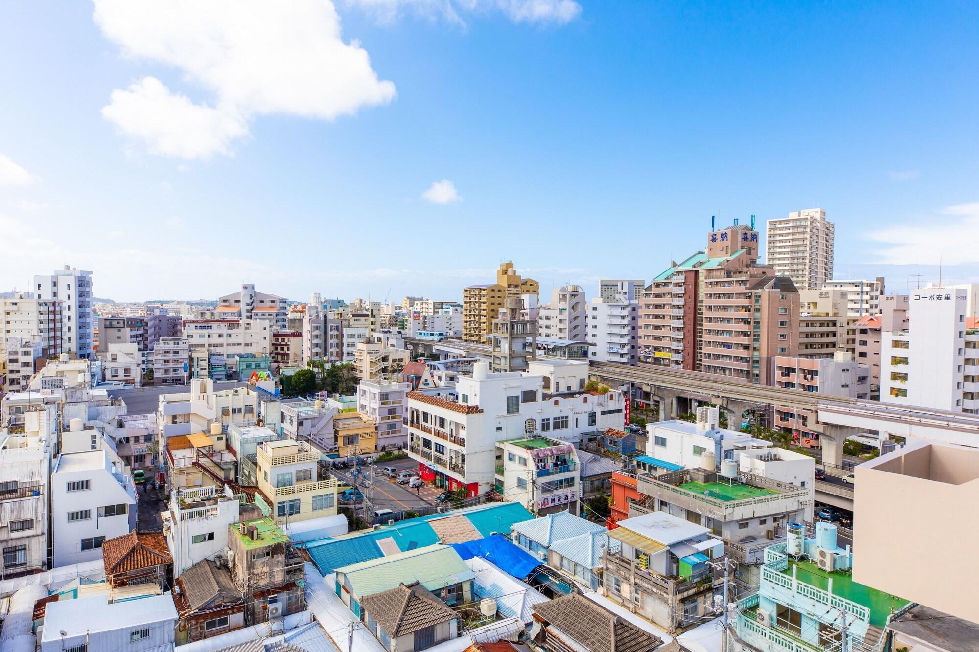 Отель Mr. Kinjo In Sakaemachi Наха Экстерьер фото